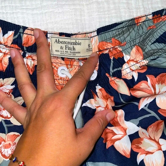 Abercrombie and fitch swim trunks size S - Picture 5 of 8